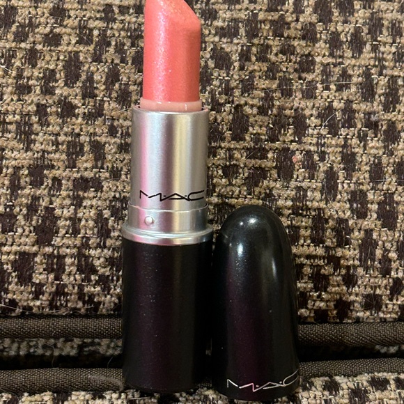 MAC Loves A Gamble RARE lipstick super hard to find - Picture 3 of 5